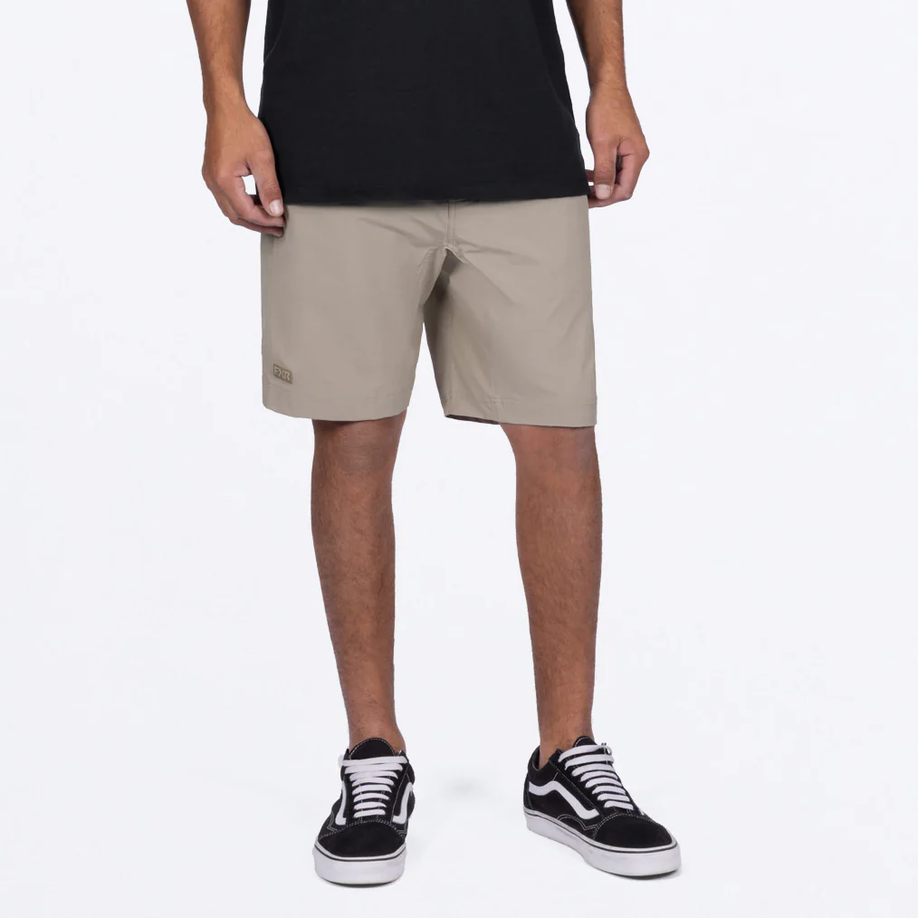 Men's Tech Air Short 9"